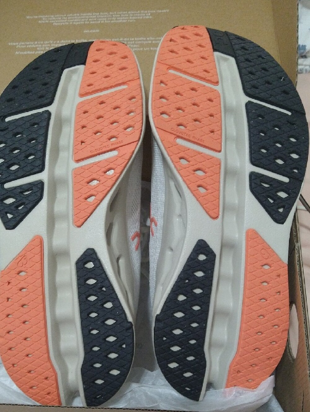 Last Chance!! Ivory Salmon Cloudsurfer Max On Running Women's Sneakers - Picture 4 of 9